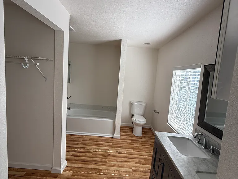 2901 Roosevelt Ln — Photo 8