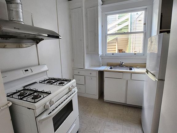 5th image of 1459 Jones St