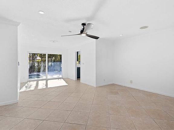 4th image of 6701 NE 21st Dr