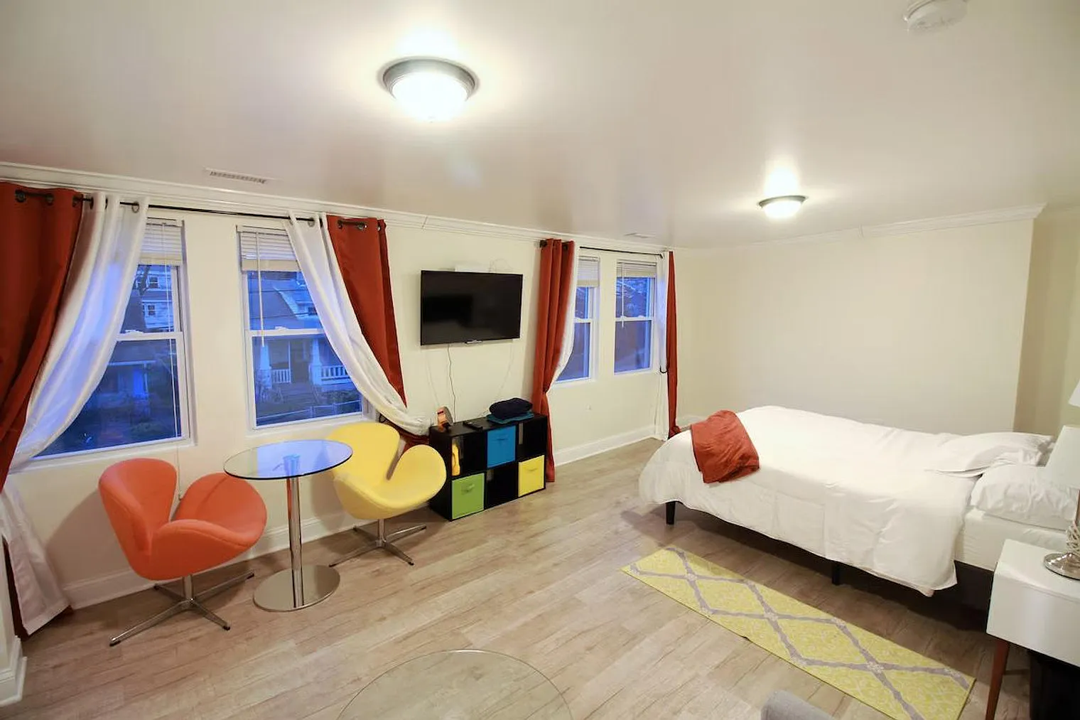 1 bed, 1.0 bath, $2,121 — Photo 3