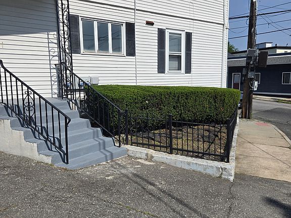 5th image of 406 Admiral St #1