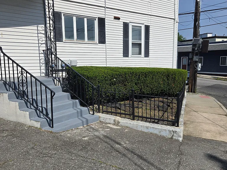 406 Admiral St #3 — Photo 7