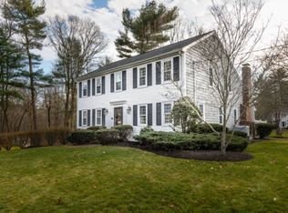 12 Hitching Post Ln, Hingham, MA 02043
