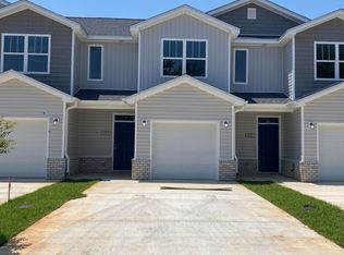 971 Skylark Rd, Mary Esther, FL 32569