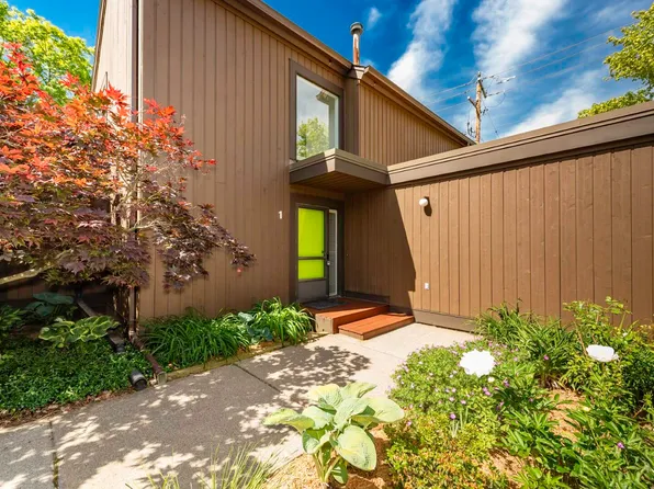 1 Westbury Ct, Ann Arbor, MI 48105