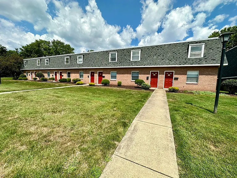 703 Hemlock Sq — Photo 11