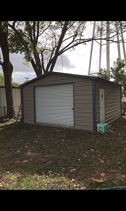 2nd image of 105 W Georgia St
