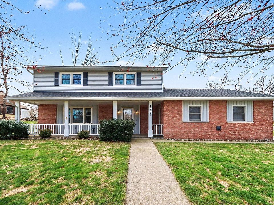 1st image of 1207 Hampton Oaks Dr