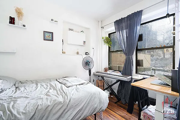 Rented by Avenues Real Estate | media 2