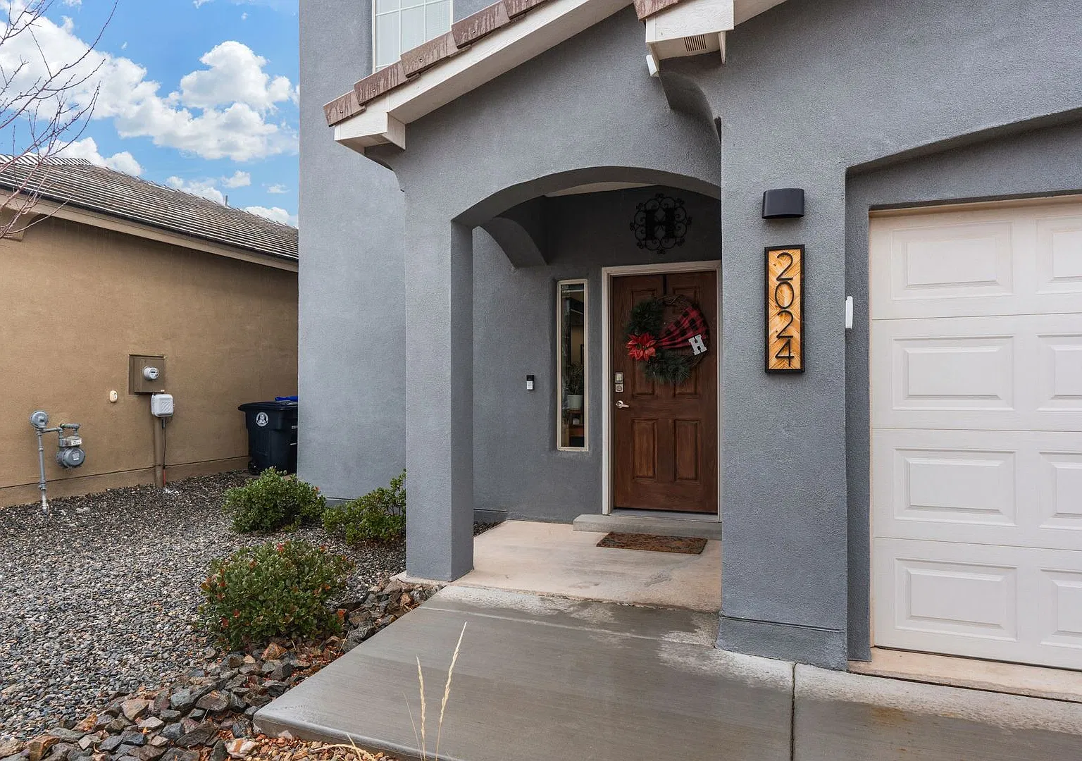 Beautiful 4 bedroom 3 bath home — Photo 3