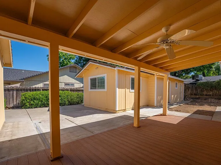 2863 Sandstone Dr — Photo 36