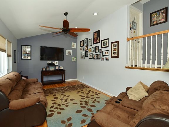 5th image of 55 Thorney Ave