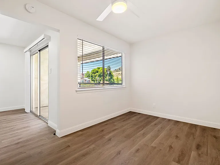 544 Pacific Street — Photo 3