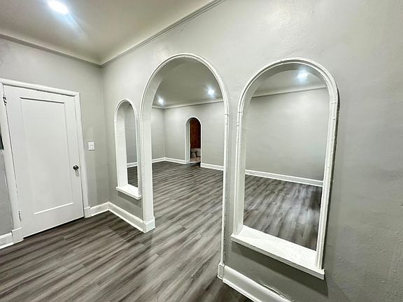 3rd image of 111 Halsted St APT 202