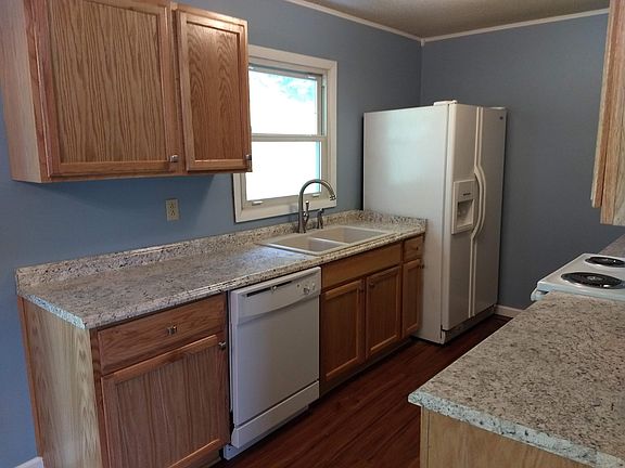 2nd image of 709 Rolling Hills Dr
