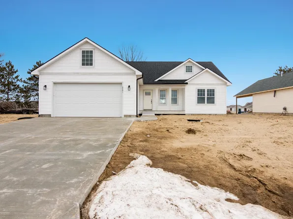 4441 Lamarche Cir, Traverse City, MI 49685