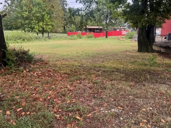 106 E Bird St, Madill, OK 73446