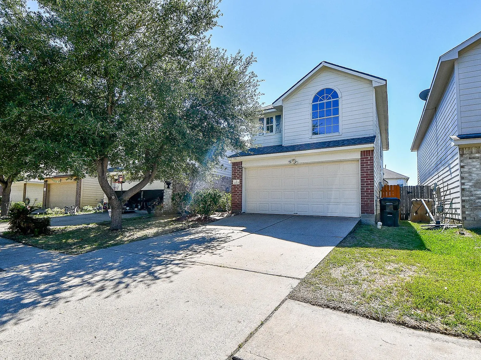 4 bed, 2.5 bath, 2169 sqft, $2,200 — Photo 4