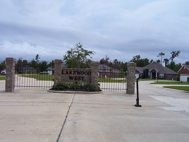 Front gate 
