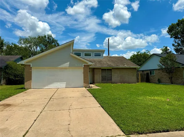 16819 Red Gully Dr, Sugar Land, TX 77498