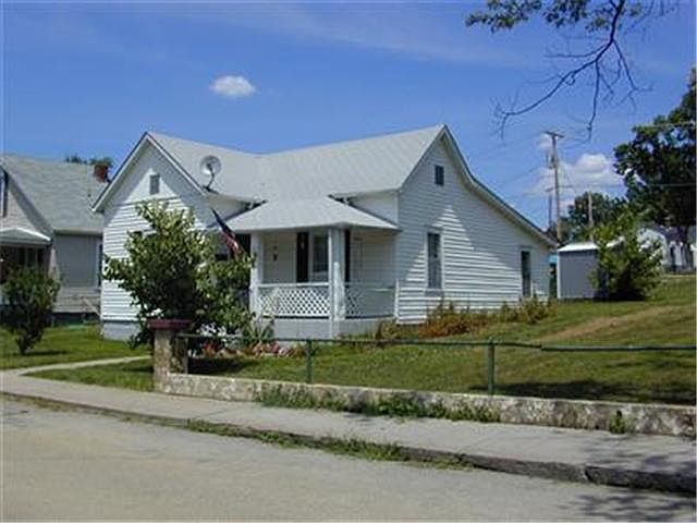 2nd image of 304 S Lincoln St