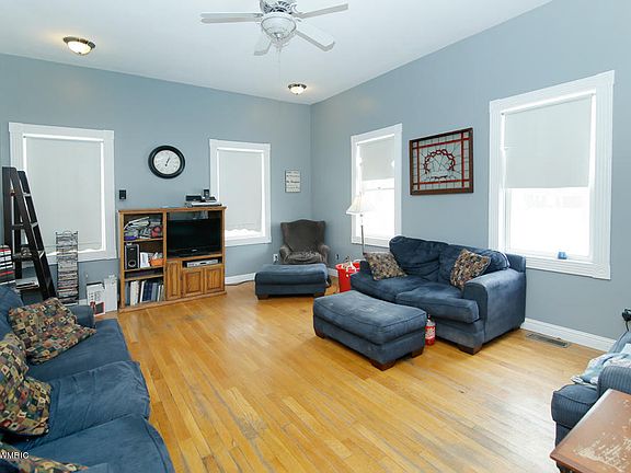 3rd image of 16330 S 24th St