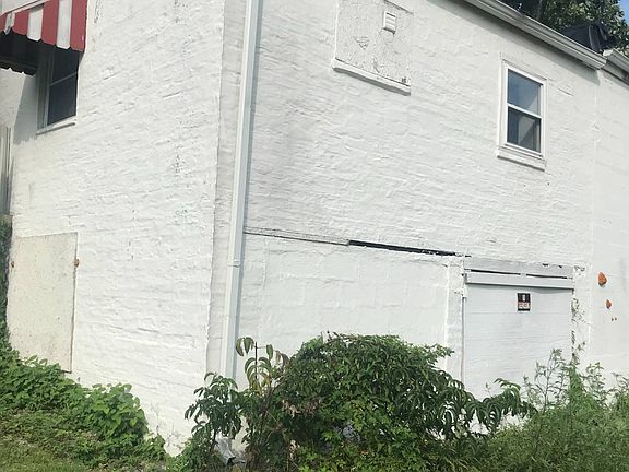 3rd image of 706 2nd Ave