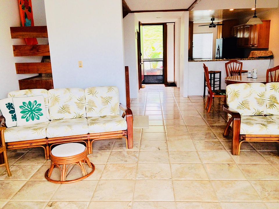 Lower level: living room, kitchen, dining