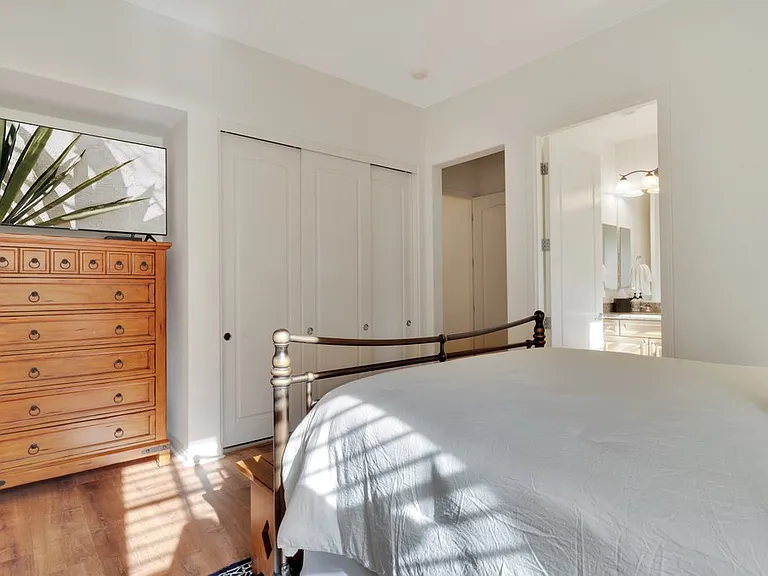 48484 Legacy Dr — Photo 24