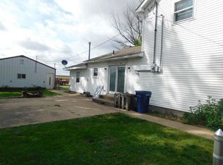 109 W Cedar St, Mechanicsville, IA 52306