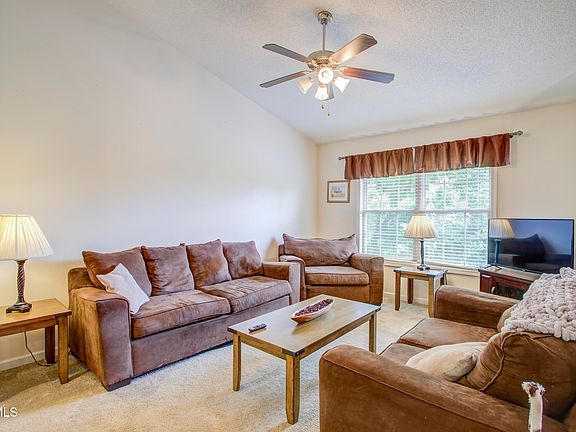 4th image of 1297 Meadow Creek Ln