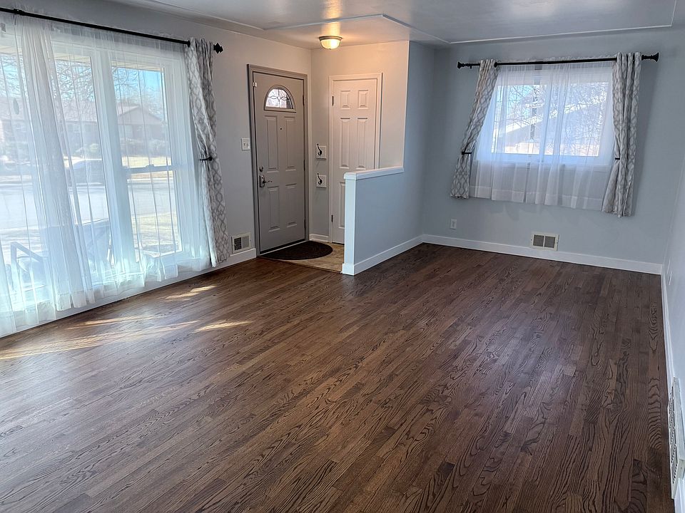 1st image of 10460 Livingston Dr