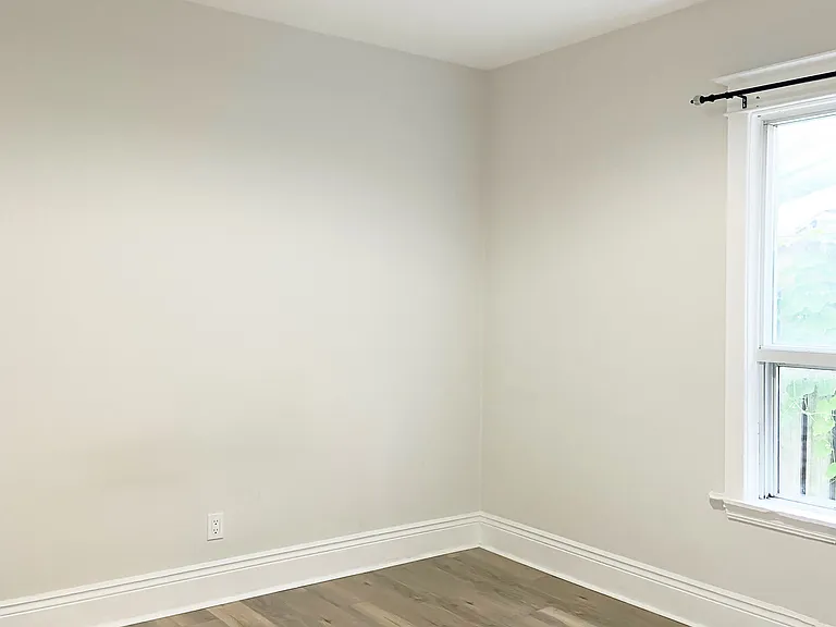 19 Erie Ave — Photo 10