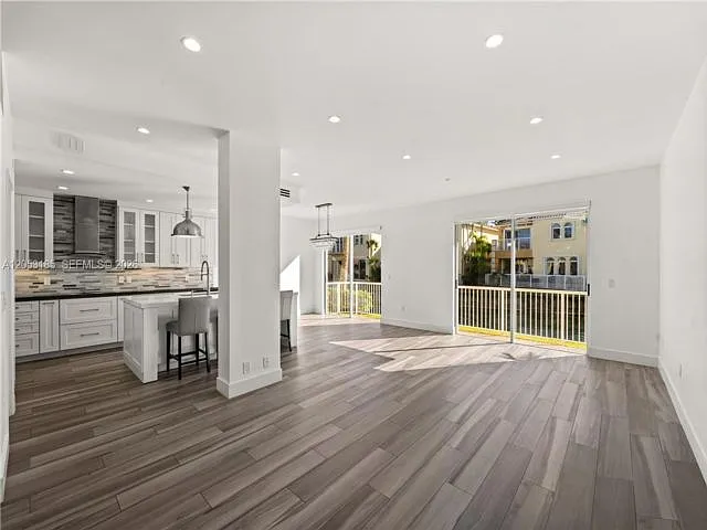 3 bed, 2.0 bath, $8,490 — Photo 2