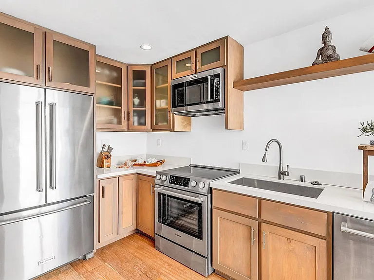 1025 Ocean Avenue — Photo 53