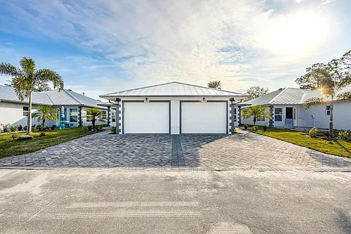 184 Village Cir #1 Photo 1