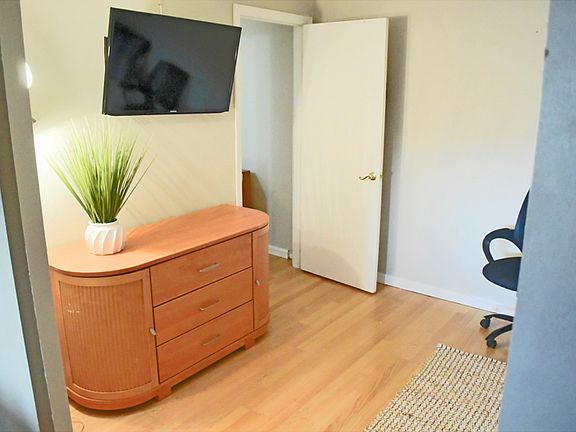 4th image of 377 S Harrison St APT 13i