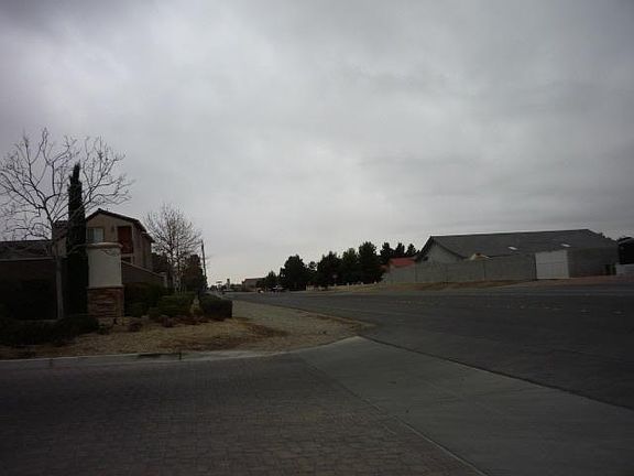 4th image of 7830 Carolyn Lee St