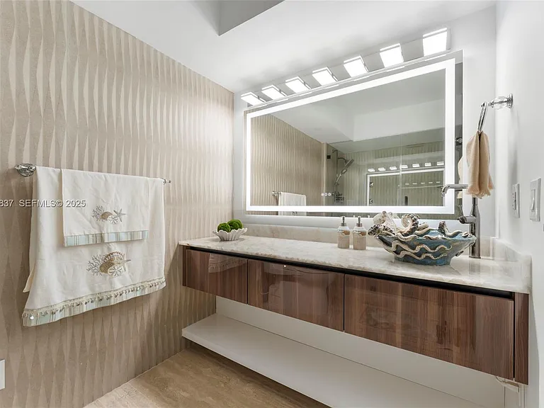 5900 Collins Ave #610 — Photo 22