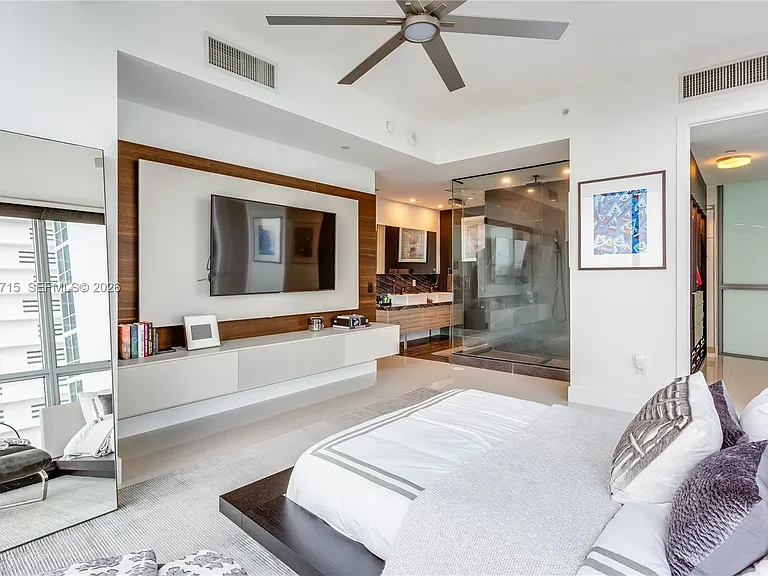 1100 Biscayne Blvd #2708 — Photo 10