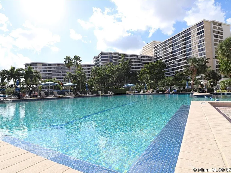 600 SE Three Islands Blvd #1018 — Photo 17