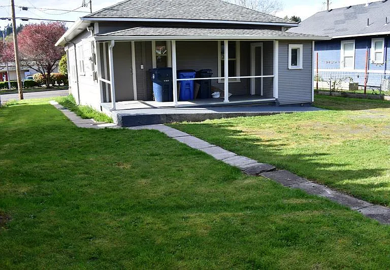 524 NE 2nd Ave — Photo 10