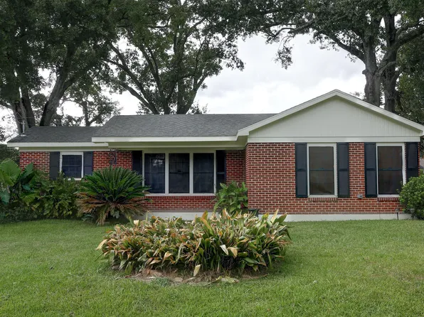 213 Attakapas Rd, Lafayette, LA 70501