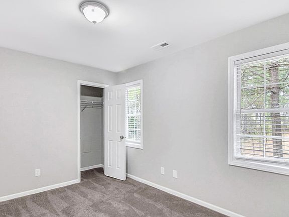5th image of 403 Pine Forest Trl