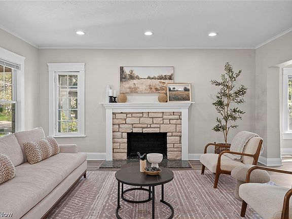 3rd image of 2512 Kingston Rd