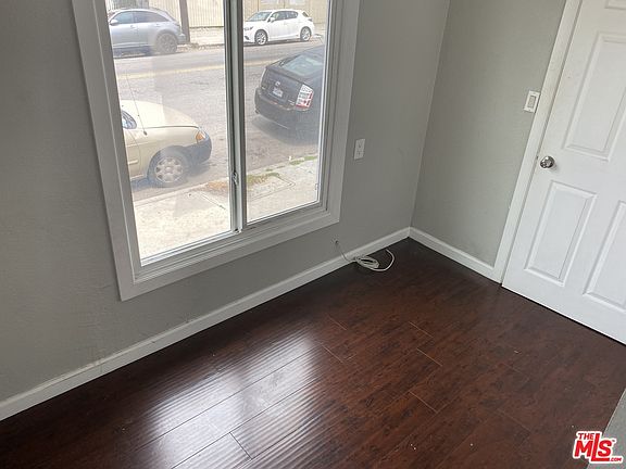 5th image of 1424 Echo Park Ave