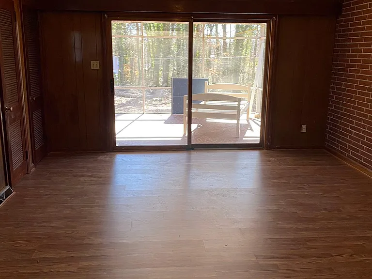 1217 Forestdale Dr — Photo 12
