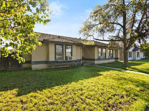 1222 N Laspina Street, Tulare, CA 93274