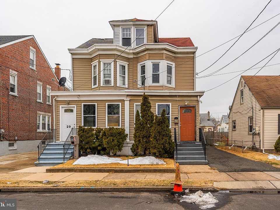 1st image of 27 Marshall Ave W