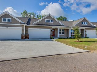 2986 Raspberry Ln, Holland, MI 49424